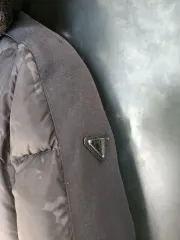 正規品 PRADA プラダ 三角ロゴ ダウン패딩 状態良し