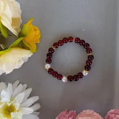 ハンドメイド／ダークレッドビーズブレスレット／パール＆ゴールドアクセント入り