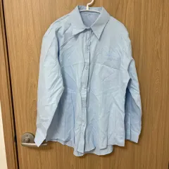 ライトブルーシャツ