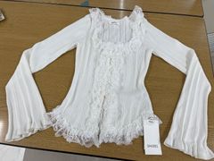 Treat Ürself Rosechoker satin puffblouse - メルカリ