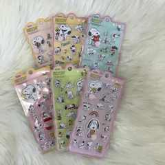 スヌーピー 肉球ぷにぷにシール3枚セット 海外ライセンス品　スヌーピー　手帳　デコレーション　シール交換　シール帳　可愛い ぷくぷく　ご褒美　プレゼントスマホケース　ピーナッツ　PEANUTS   チャーリーブラウン　　立体シール　3Dシール　ぷっくりシール