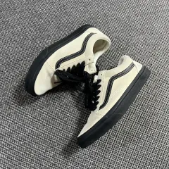 ヴァンズ オールドスクール アイボリー/ブラック スニーカー 240