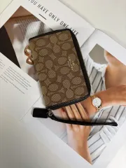 COACH シグネチャー ブラウン ジッパー 財布