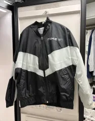 ナイキ ウィンドブレーカー 上下セット