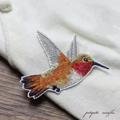 ワッペン   アカフトオハチドリ　刺繍　アイロンワッペン  アップリケ  ステッカー  ハチドリ　小鳥  動物  バッジ  雑貨  ブローチ  小物  パタパタ民族