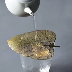 新品未使用 菩提樹葉型 茶こし（金/銀）茶漉 ステンレス 茶 ハーブ ティー 漢方 薬膳 コップ コースター 細目 フィルター 茶考具 落ち葉 金属 茶道具 ブック 栞 カバーCJ534