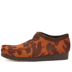 クラークス メンズ シューズ スニーカー Clarks Originals Wallabee Brown Cow Print ブラウン