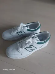 ニューバランス スニーカー