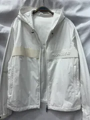 モンクレール 白 ウィンドブレーカー 2/105サイズ (正規品)