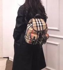 新品 バーバリー バックパック
