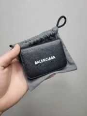 バレンシアガ ミニ 二つ折り財布