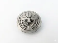 瓦素材 焼物オブジェ いぶし銀仕上げ オリジナル家紋 丸型 瓦製 ペーパーウエイト 置物 和モダンデザイン 燻し銀