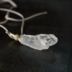 特価！弟子が製作！阿波鮎喰川白瑪瑙勾玉！ - メルカリ