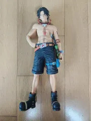 ONE PIECE エース フィギュア (ウール帽子がないようです)