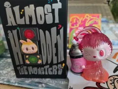 ポップマート ラブブ フィギュア (almost hidden the monsters)