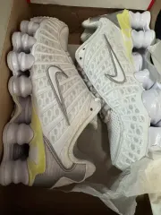 ナイキ ショックス TL 白 アンド マックス オレンジ 235 出品