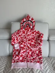 A BATHING APE アベイシングエイプ フードジップアップ / A BATHING APE アベイシングエイプ ABC カモフラ シャーク フール ジップ フード ピンク (m)