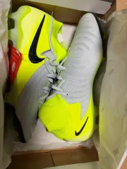 ナイキ FANTOM ルナ エリート FG 新品