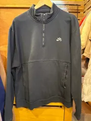 ナイキ SB 刺繍 ロゴ ブラック ハーフジップ スウェット