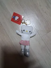 サンリオ hello kitty(ハローキティ) スタイルアップ ロング脚 ぬいぐるみ キーホルダー (CHECK スカート)(送料無料※メルカリshop取引では対象外)