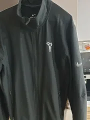 ナイキ コービー ドライフィット ブラック ジャケット