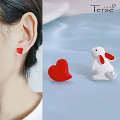 うさぎ ハート アシンメトリーピアス ラビット 卯年 干支モチーフ 立体 ベビーパール ピンク ゴールド 左右非対称 可愛い アニマル 動物 お正月 春コーデ レディース アクセサリー プレゼント ギフト 送料無料 即購入OK 最短当日〜翌日発送