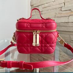 早い者勝ち】Dior LADY Diorマイクロヴァニティ - メルカリ