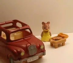 シルバニアファミリー カバヤ 赤い自動車