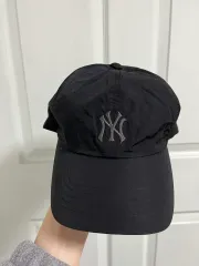NY ロゴ ブラック ベースボールキャップ
