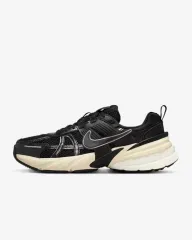 新品) NIKE V2K RUN スニーカー レディース
