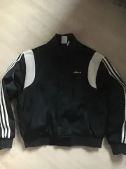 アディダス サテン キルティング スタジャン