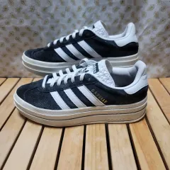 アディダス ガゼル ボールド スニーカー 235