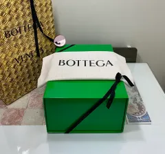 ボッテガ・ヴェネタ バッグボックス + ダスト + バインダー リフィル + リボン + お買い物バッグ