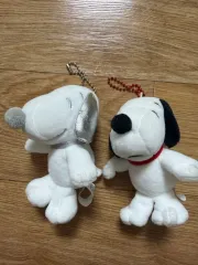 スヌーピー 75周年 ポップアップストア キーホルダー (銀色 7000円 / オリジナル 5000円)