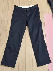 ユニクロ レギュラーフィット チノ パンツ ネイビー