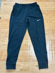 ナイキ サーマエッセンシャル ロングパンツ 出品