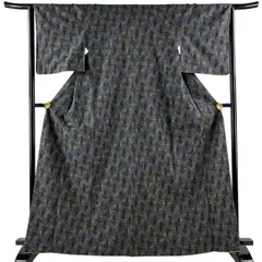 【美品】 大島紬 身丈167cm 裄丈64.5cm M 袷 都喜ヱ門 泥染 証紙 幾何学模様 墨色 正絹 逸品 【中古】