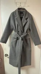 グレー ベルト ロングコート