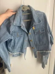 ゴールドボタン クロップド デニムジャケット