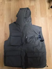 フード ダウン ベスト カーキ色