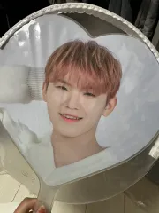 SEVENTEEN ウジ ハート うちわ