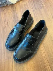 ブラック ローファー 靴