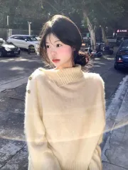 ハイネックボタンニットセーター