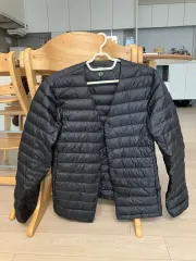 UNIQLO ユニクロ 軽量ダウン Vネック