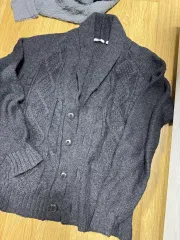 UNIQLO ユニクロ ニット カーディガン ボタン チャコール色 ケーブル編み