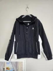 ルコックスポルティフ リー リバーシブル ブラック フード ウィンドブレーカー