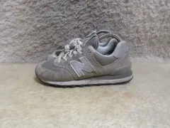 235 ニューバランス 574 Classic グレー スニーカー 中古 シューズ