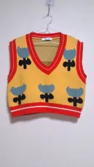 黄色い花柄ニットベスト