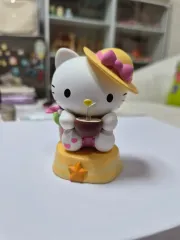 ポップマートハローキティフィギュア