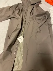 ユニクロ ブロックテックコート L オリーブ